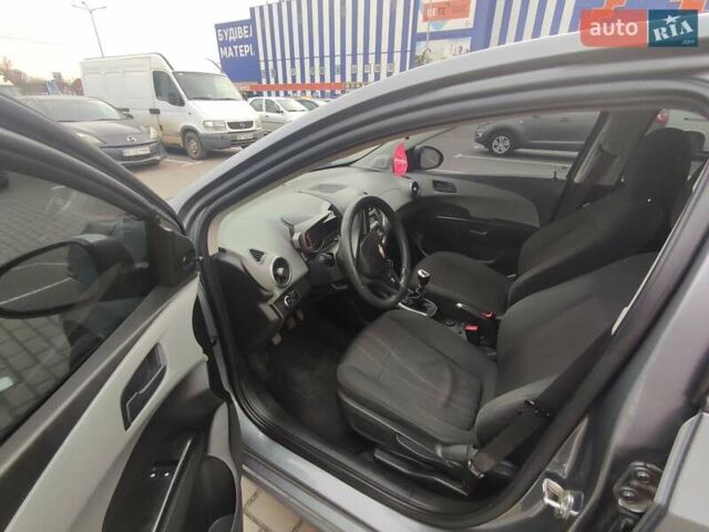 Серый Шевроле Авео, объемом двигателя 1.25 л и пробегом 199 тыс. км за 5600 $, фото 18 на Automoto.ua
