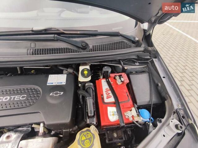 Серый Шевроле Авео, объемом двигателя 1.25 л и пробегом 199 тыс. км за 5600 $, фото 1 на Automoto.ua