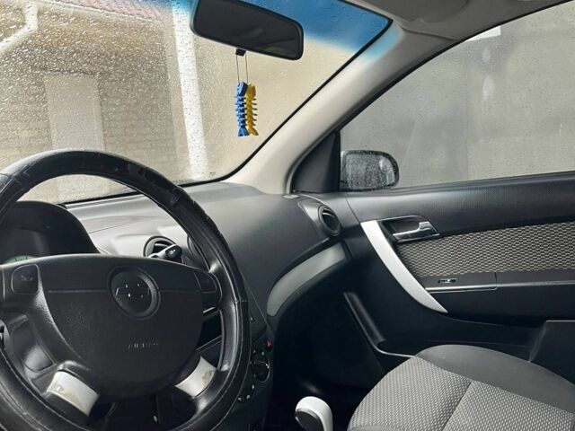 Серый Шевроле Авео, объемом двигателя 1.4 л и пробегом 161 тыс. км за 4500 $, фото 4 на Automoto.ua