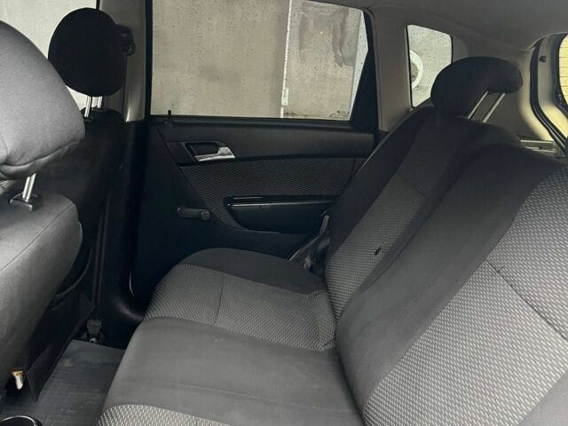 Серый Шевроле Авео, объемом двигателя 1.4 л и пробегом 161 тыс. км за 4500 $, фото 6 на Automoto.ua