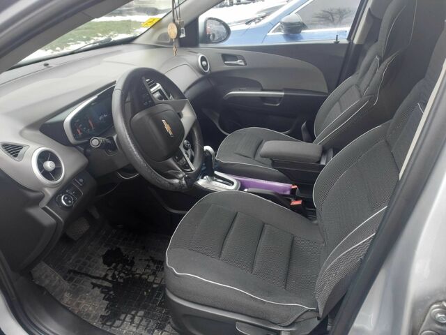 Серый Шевроле Авео, объемом двигателя 1.4 л и пробегом 125 тыс. км за 7500 $, фото 4 на Automoto.ua