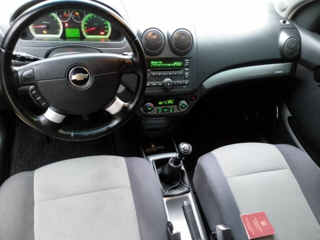 Серый Шевроле Авео, объемом двигателя 1.4 л и пробегом 255 тыс. км за 3600 $, фото 7 на Automoto.ua