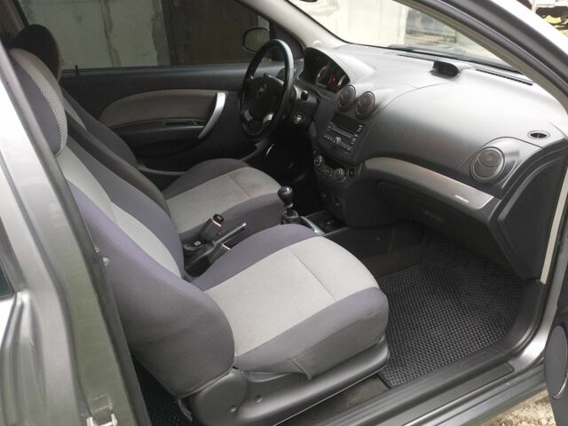 Серый Шевроле Авео, объемом двигателя 1.4 л и пробегом 255 тыс. км за 3600 $, фото 4 на Automoto.ua