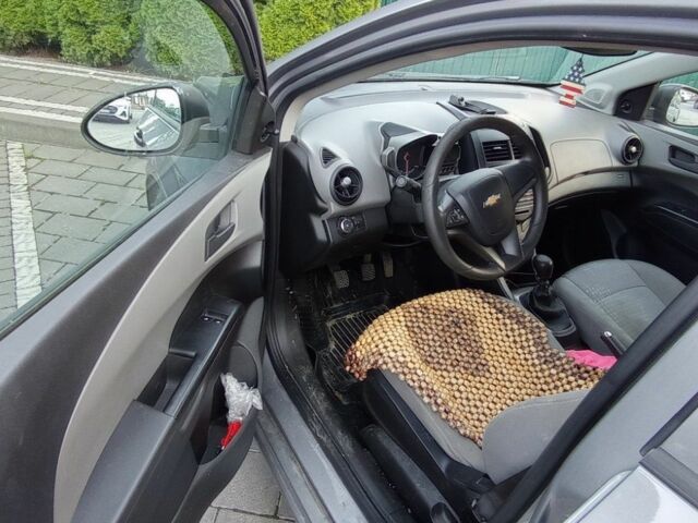 Сірий Шевроле Авео, об'ємом двигуна 1.2 л та пробігом 151 тис. км за 5800 $, фото 2 на Automoto.ua