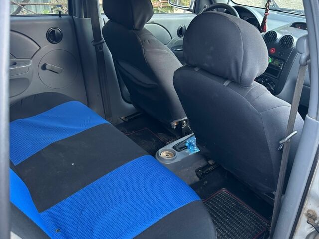 Сірий Шевроле Авео, об'ємом двигуна 1.5 л та пробігом 200 тис. км за 1600 $, фото 6 на Automoto.ua