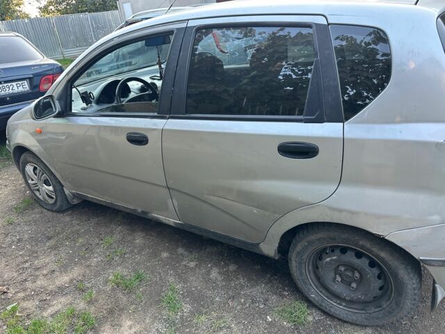 Сірий Шевроле Авео, об'ємом двигуна 1.5 л та пробігом 200 тис. км за 1600 $, фото 1 на Automoto.ua