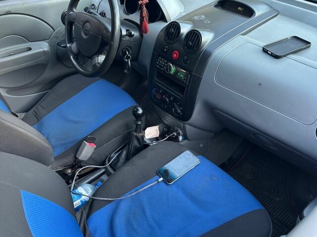 Сірий Шевроле Авео, об'ємом двигуна 1.5 л та пробігом 200 тис. км за 1600 $, фото 4 на Automoto.ua