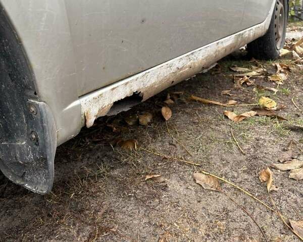 Серый Шевроле Авео, объемом двигателя 1.4 л и пробегом 270 тыс. км за 2000 $, фото 7 на Automoto.ua