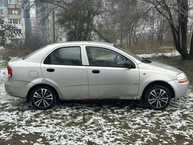 Сірий Шевроле Авео, об'ємом двигуна 1.5 л та пробігом 272 тис. км за 1500 $, фото 6 на Automoto.ua