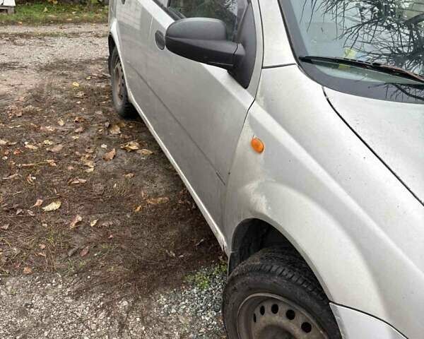 Серый Шевроле Авео, объемом двигателя 1.4 л и пробегом 270 тыс. км за 2000 $, фото 9 на Automoto.ua