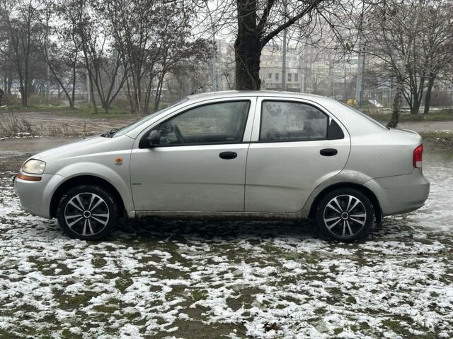 Сірий Шевроле Авео, об'ємом двигуна 1.5 л та пробігом 272 тис. км за 1500 $, фото 2 на Automoto.ua