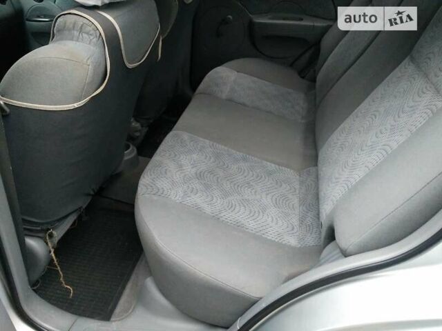 Серый Шевроле Авео, объемом двигателя 1.4 л и пробегом 115 тыс. км за 3500 $, фото 5 на Automoto.ua