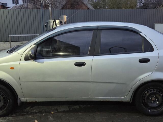 Серый Шевроле Авео, объемом двигателя 1.5 л и пробегом 260 тыс. км за 2200 $, фото 2 на Automoto.ua