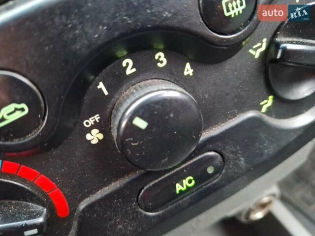 Серый Шевроле Авео, объемом двигателя 1.5 л и пробегом 347 тыс. км за 1800 $, фото 28 на Automoto.ua