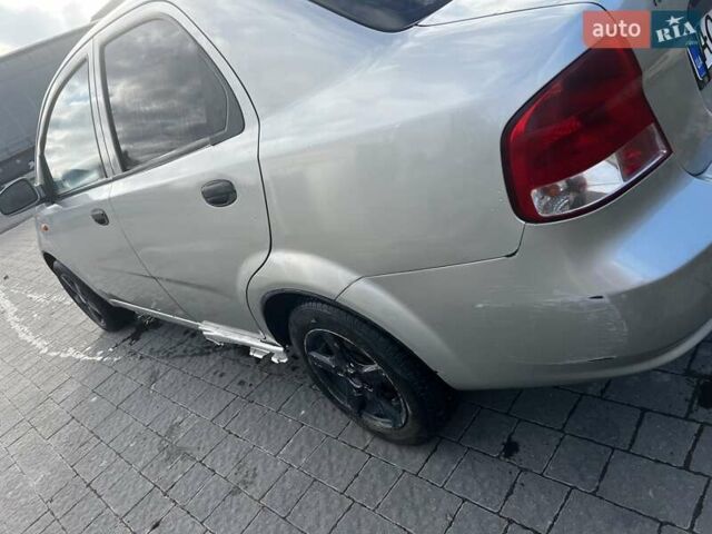 Серый Шевроле Авео, объемом двигателя 1.5 л и пробегом 500 тыс. км за 1500 $, фото 5 на Automoto.ua
