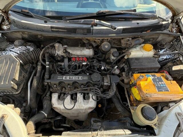 Серый Шевроле Авео, объемом двигателя 1.5 л и пробегом 250 тыс. км за 1700 $, фото 6 на Automoto.ua