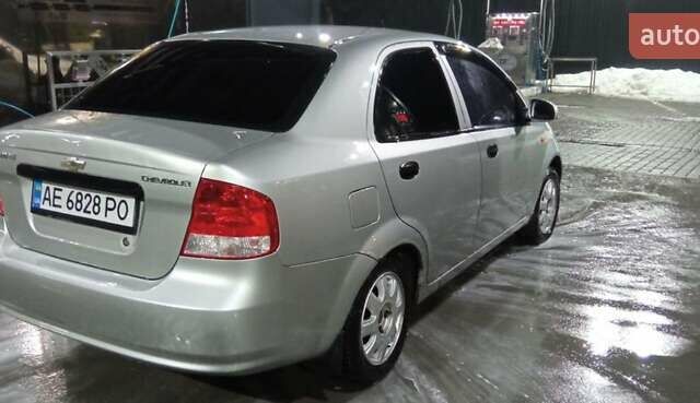 Серый Шевроле Авео, объемом двигателя 1.5 л и пробегом 300 тыс. км за 3500 $, фото 4 на Automoto.ua