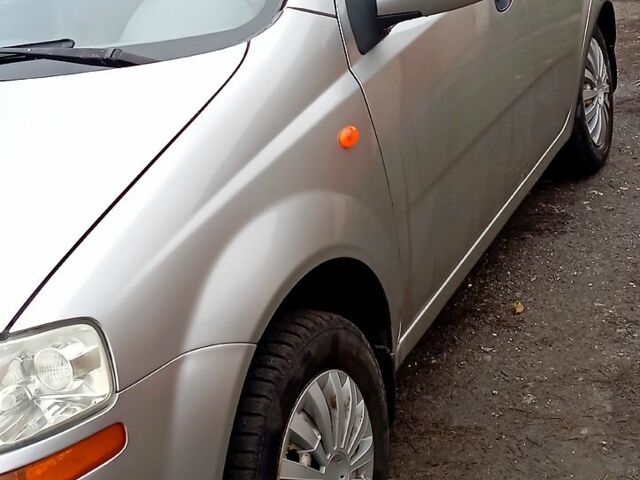 Сірий Шевроле Авео, об'ємом двигуна 1.5 л та пробігом 161 тис. км за 3700 $, фото 3 на Automoto.ua