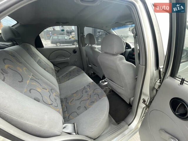 Сірий Шевроле Авео, об'ємом двигуна 1.5 л та пробігом 283 тис. км за 3900 $, фото 5 на Automoto.ua