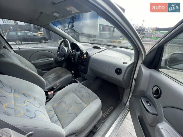 Сірий Шевроле Авео, об'ємом двигуна 1.5 л та пробігом 283 тис. км за 3900 $, фото 4 на Automoto.ua