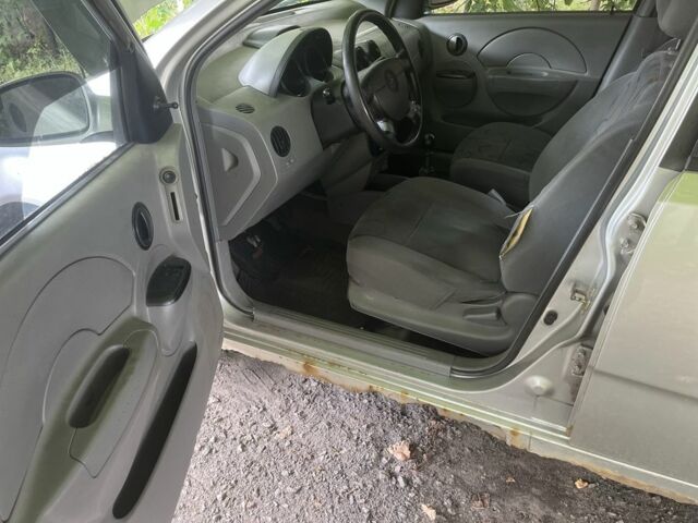 Серый Шевроле Авео, объемом двигателя 1.5 л и пробегом 260 тыс. км за 1600 $, фото 2 на Automoto.ua