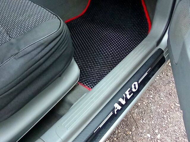 Сірий Шевроле Авео, об'ємом двигуна 1.5 л та пробігом 161 тис. км за 3700 $, фото 9 на Automoto.ua