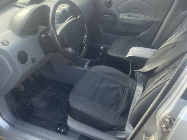 Серый Шевроле Авео, объемом двигателя 1.5 л и пробегом 220 тыс. км за 2500 $, фото 4 на Automoto.ua