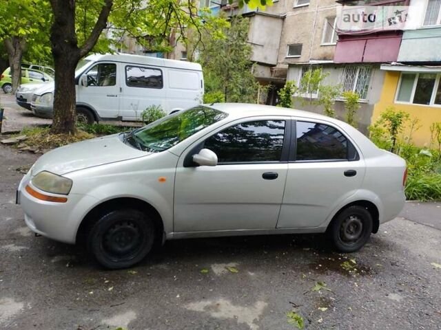 Серый Шевроле Авео, объемом двигателя 1.5 л и пробегом 380 тыс. км за 2600 $, фото 1 на Automoto.ua