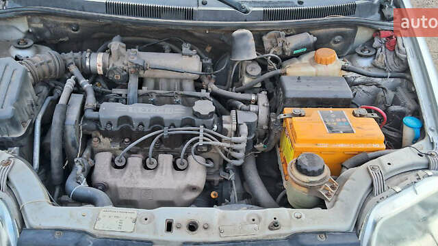 Серый Шевроле Авео, объемом двигателя 1.5 л и пробегом 280 тыс. км за 2300 $, фото 5 на Automoto.ua