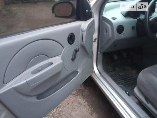 Серый Шевроле Авео, объемом двигателя 1.5 л и пробегом 270 тыс. км за 2400 $, фото 9 на Automoto.ua