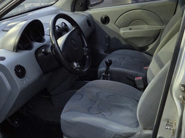 Серый Шевроле Авео, объемом двигателя 1.5 л и пробегом 260 тыс. км за 2200 $, фото 7 на Automoto.ua