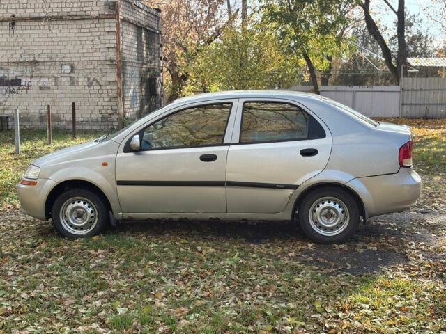 Серый Шевроле Авео, объемом двигателя 1.5 л и пробегом 250 тыс. км за 1700 $, фото 2 на Automoto.ua