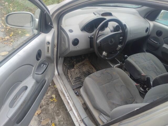 Серый Шевроле Авео, объемом двигателя 1.5 л и пробегом 333 тыс. км за 850 $, фото 5 на Automoto.ua