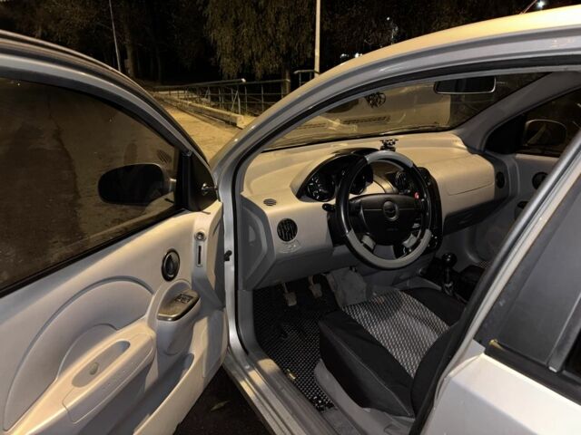 Серый Шевроле Авео, объемом двигателя 1.5 л и пробегом 268 тыс. км за 3200 $, фото 6 на Automoto.ua