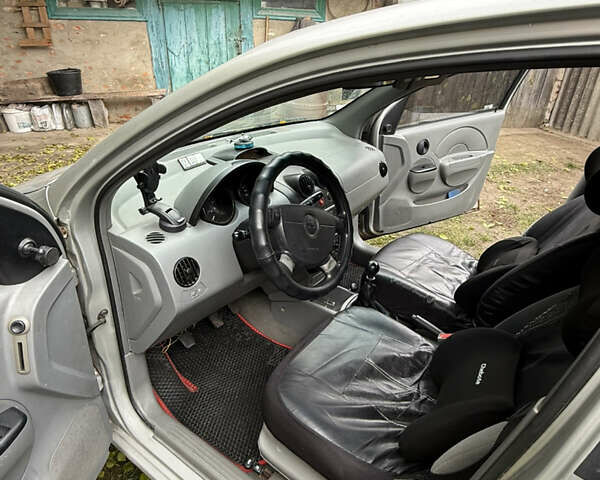 Серый Шевроле Авео, объемом двигателя 1.5 л и пробегом 214 тыс. км за 2300 $, фото 6 на Automoto.ua