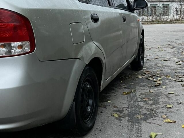 Сірий Шевроле Авео, об'ємом двигуна 1.5 л та пробігом 150 тис. км за 1999 $, фото 3 на Automoto.ua