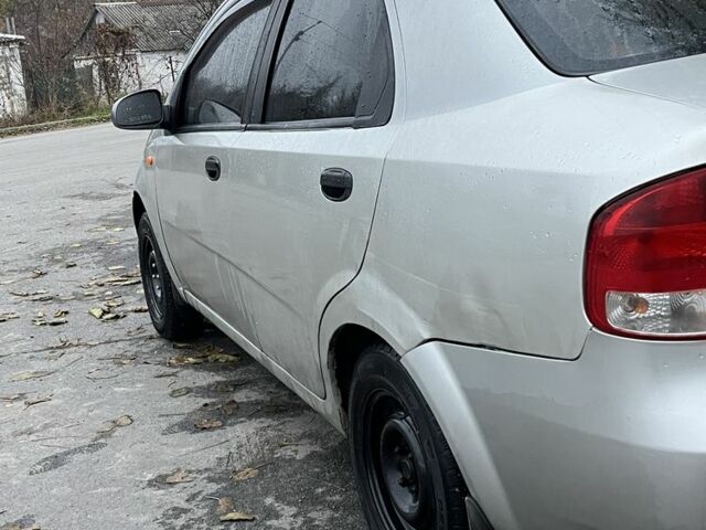 Сірий Шевроле Авео, об'ємом двигуна 1.5 л та пробігом 150 тис. км за 1999 $, фото 4 на Automoto.ua