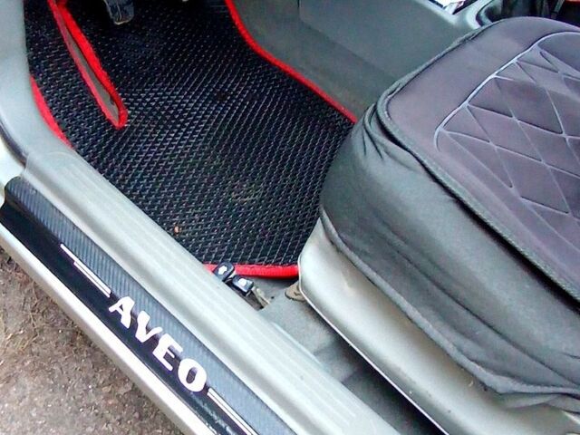 Сірий Шевроле Авео, об'ємом двигуна 1.5 л та пробігом 161 тис. км за 3700 $, фото 5 на Automoto.ua