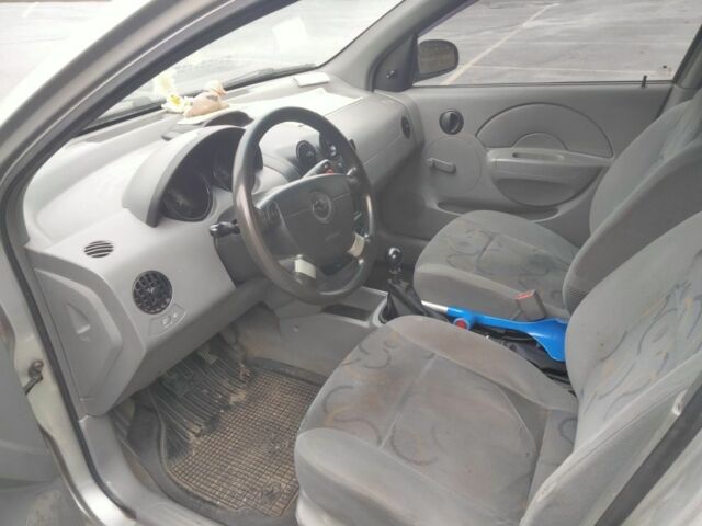 Серый Шевроле Авео, объемом двигателя 1.5 л и пробегом 260 тыс. км за 2650 $, фото 7 на Automoto.ua