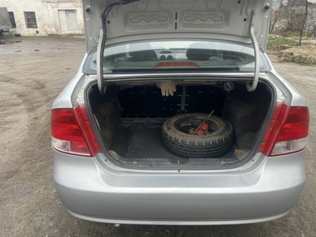 Серый Шевроле Авео, объемом двигателя 1.5 л и пробегом 270 тыс. км за 2399 $, фото 4 на Automoto.ua