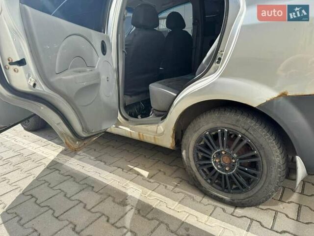 Сірий Шевроле Авео, об'ємом двигуна 1.5 л та пробігом 350 тис. км за 2200 $, фото 11 на Automoto.ua