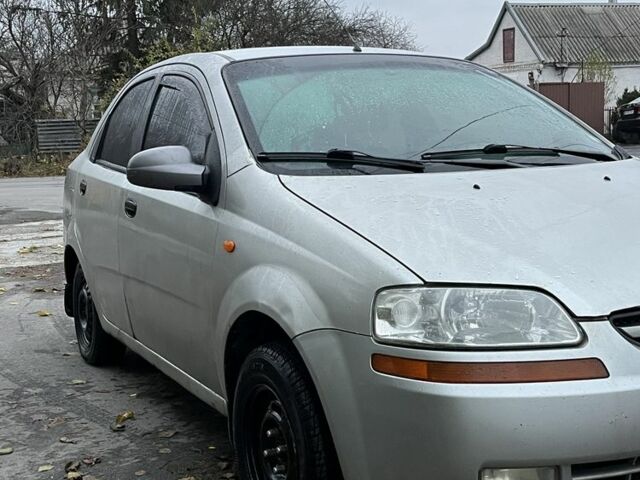 Сірий Шевроле Авео, об'ємом двигуна 1.5 л та пробігом 150 тис. км за 1999 $, фото 2 на Automoto.ua
