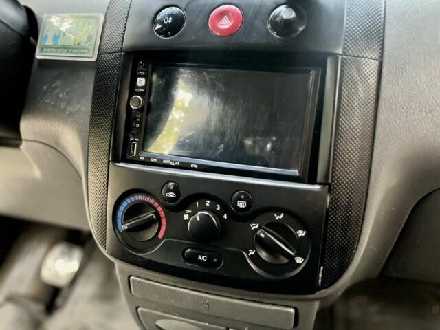 Серый Шевроле Авео, объемом двигателя 1.5 л и пробегом 200 тыс. км за 2100 $, фото 22 на Automoto.ua