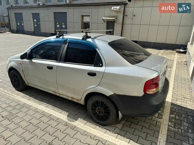 Сірий Шевроле Авео, об'ємом двигуна 1.5 л та пробігом 350 тис. км за 2200 $, фото 3 на Automoto.ua