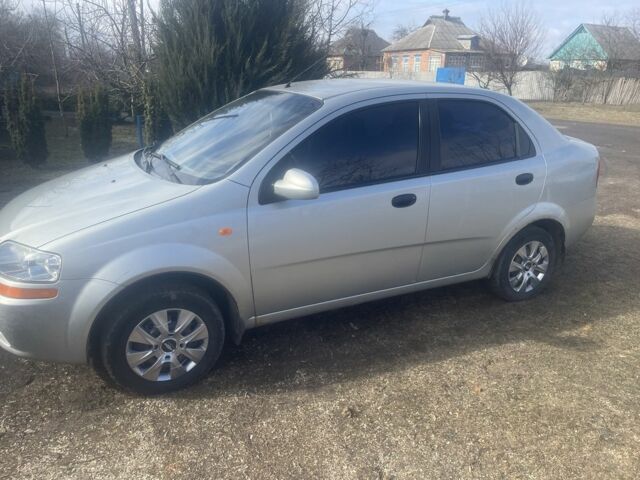 Серый Шевроле Авео, объемом двигателя 1.5 л и пробегом 220 тыс. км за 2500 $, фото 1 на Automoto.ua