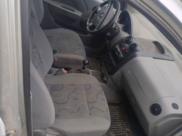 Серый Шевроле Авео, объемом двигателя 1.5 л и пробегом 333 тыс. км за 850 $, фото 4 на Automoto.ua