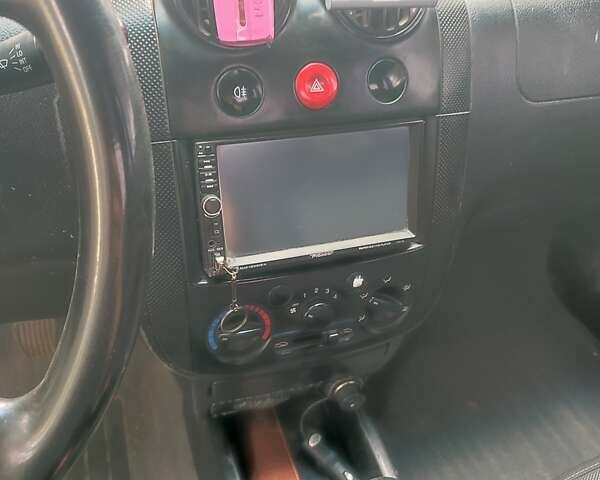 Серый Шевроле Авео, объемом двигателя 1.5 л и пробегом 340 тыс. км за 2500 $, фото 6 на Automoto.ua