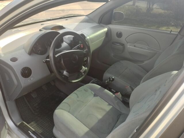 Серый Шевроле Авео, объемом двигателя 1.5 л и пробегом 210 тыс. км за 2100 $, фото 4 на Automoto.ua