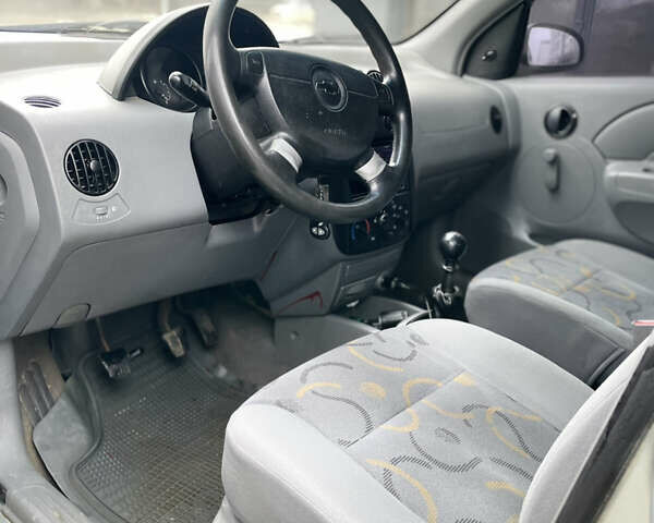 Сірий Шевроле Авео, об'ємом двигуна 1.5 л та пробігом 135 тис. км за 1800 $, фото 9 на Automoto.ua