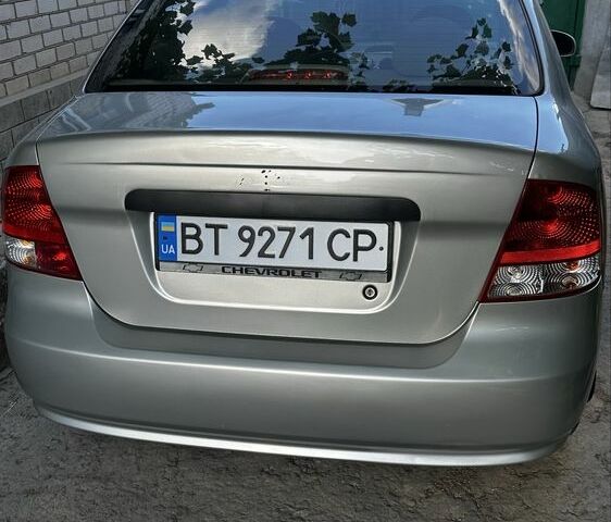 Серый Шевроле Авео, объемом двигателя 1.5 л и пробегом 250 тыс. км за 2840 $, фото 2 на Automoto.ua